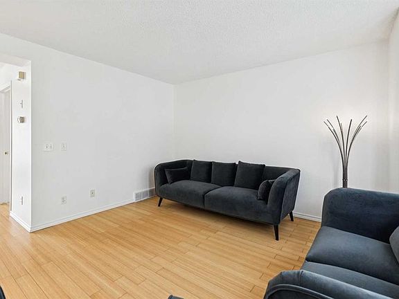 4th image of 25 N Coville Gdns NE