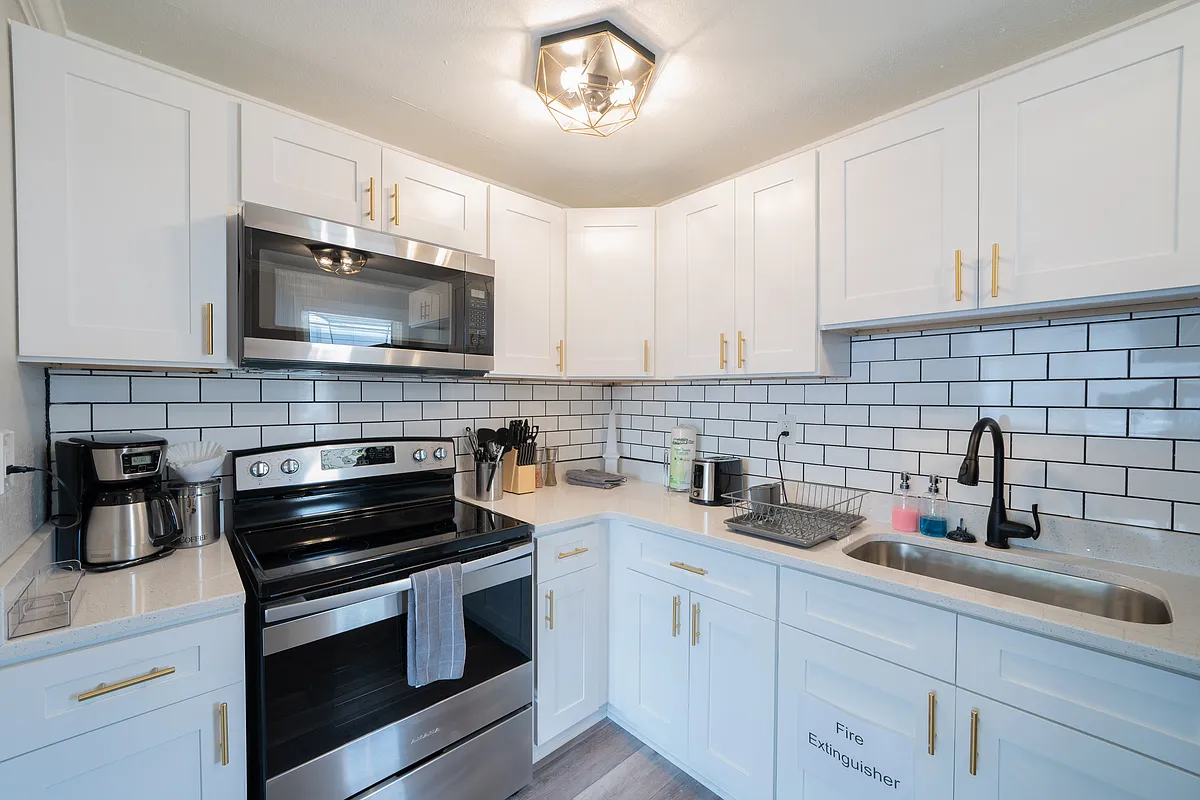 Floor plan 3516 Pleasant Ave 1BD 1BA Furnished