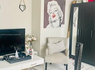 15639 SW 73rd Circle Terrace 7 #6, Miami, FL 33193