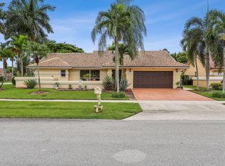 9855 Sun Pointe Dr, Boynton Beach, FL 33437
