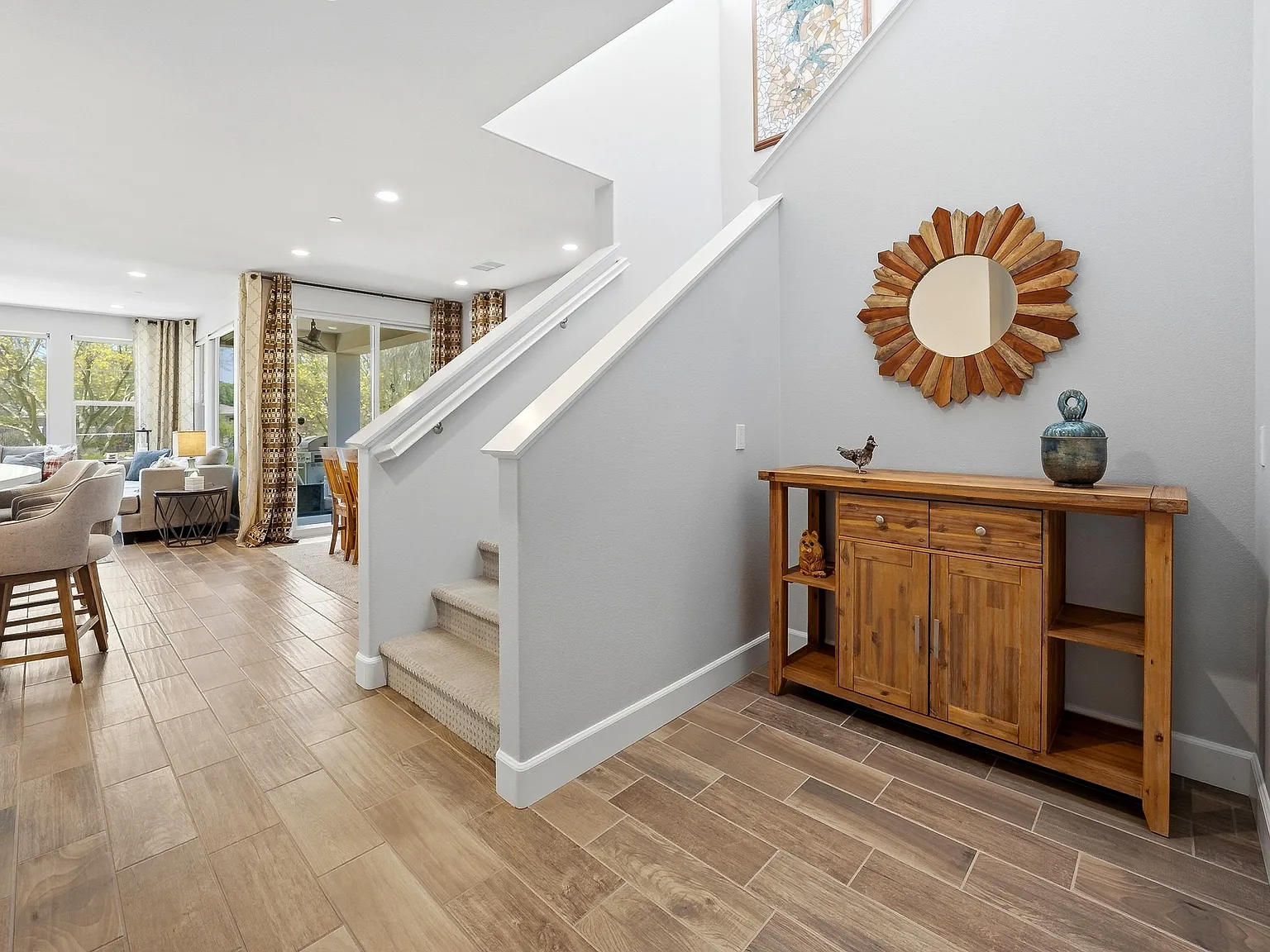 4 bed, 2152 sqft, $3,500 — Photo 3