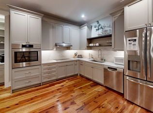 288 King St #202, Charleston, SC 29401