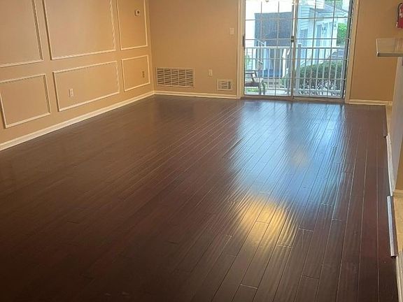 4th image of 15 Potomac Dr