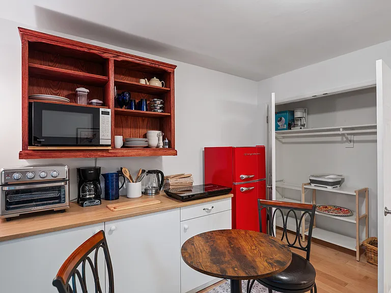 10401 Laramie Ave — Photo 14