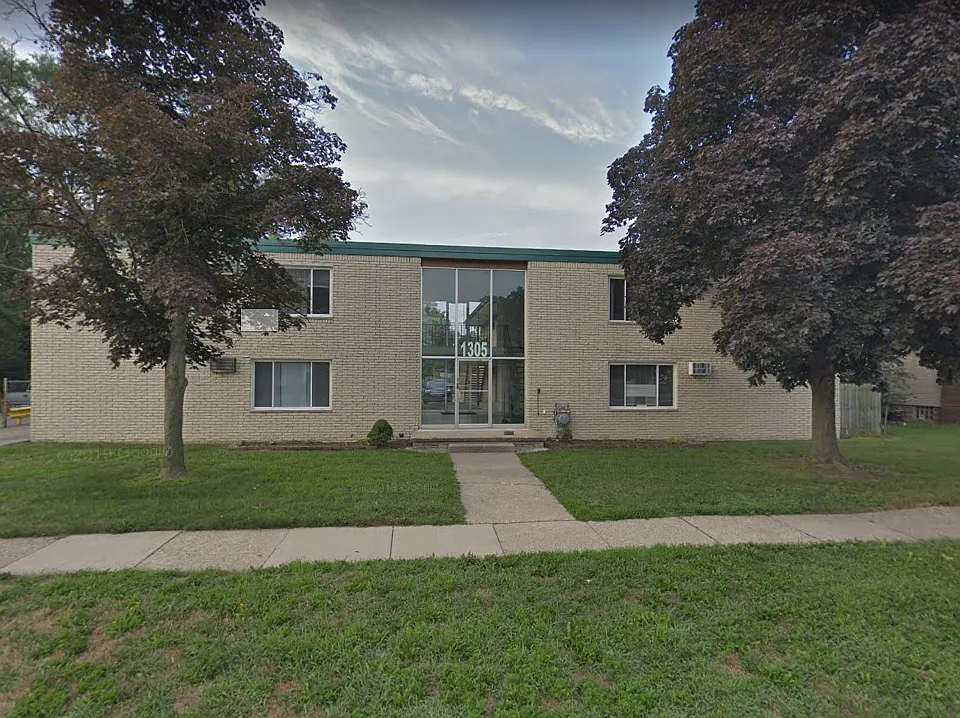1305 W Nine Mile Rd