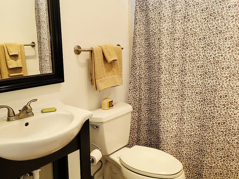 1136 Neal Dow Ave — Photo 15