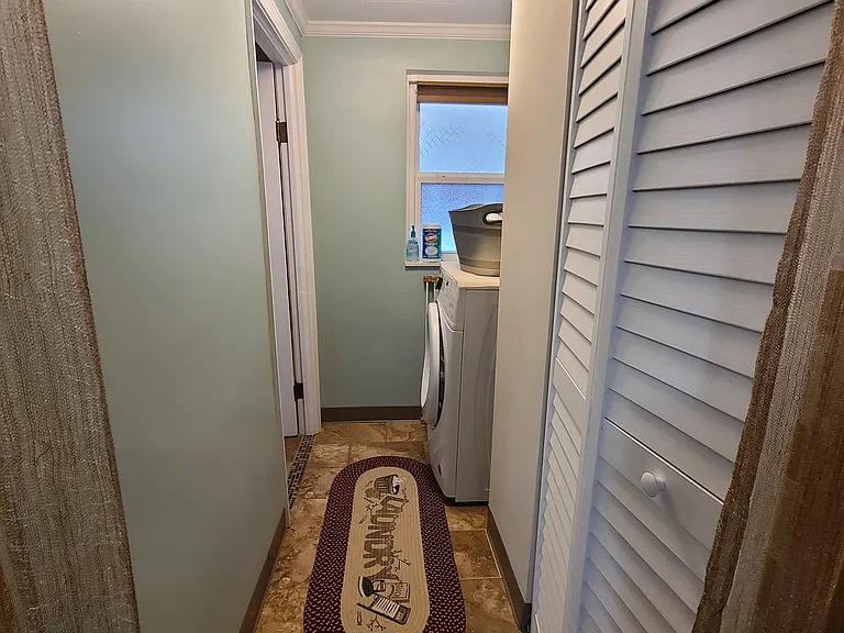 701 W Cherokee St — Photo 23