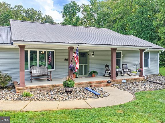5th image of 185 Clark Farm Rd