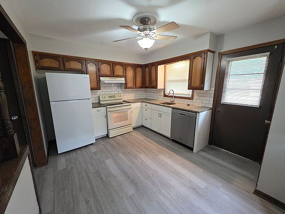 4th image of 1710 SW Sunset Ave