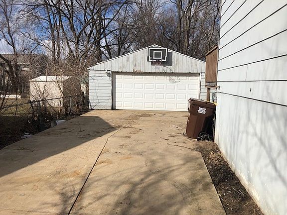 5th image of 1906 Plateau Ave