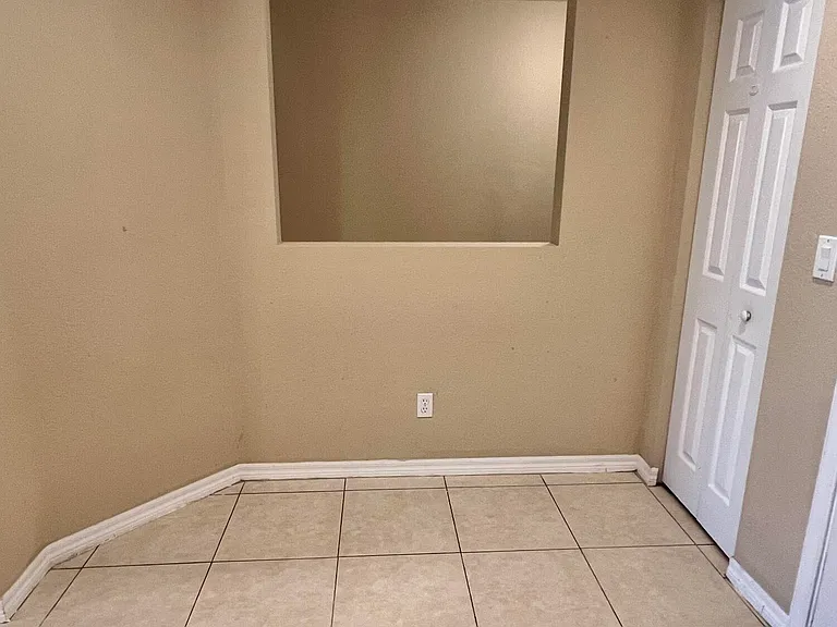 2552 SW Marshfield Ct — Photo 7
