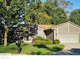 2520 Kinloch Cir, Lansing, MI 48911