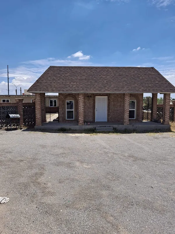 1 bed, $750 — Photo 1