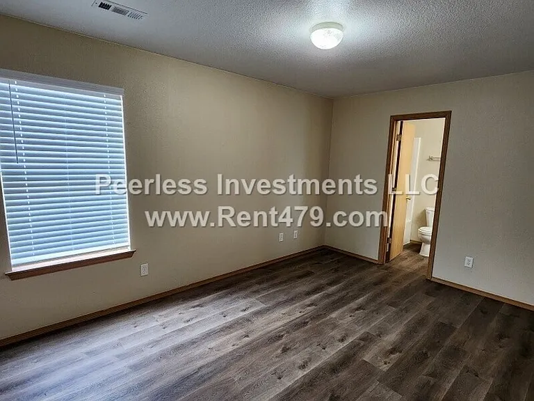 844A Lariat St — Photo 15