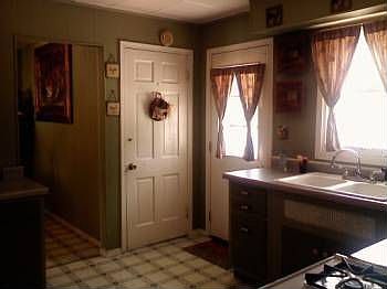 2nd image of 115 E 3rd St