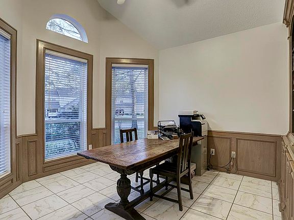 3rd image of 12806 Hunterfield Dr