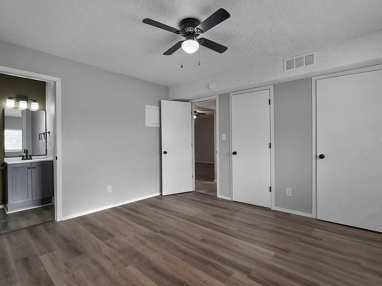 True North Apartments — Photo 22