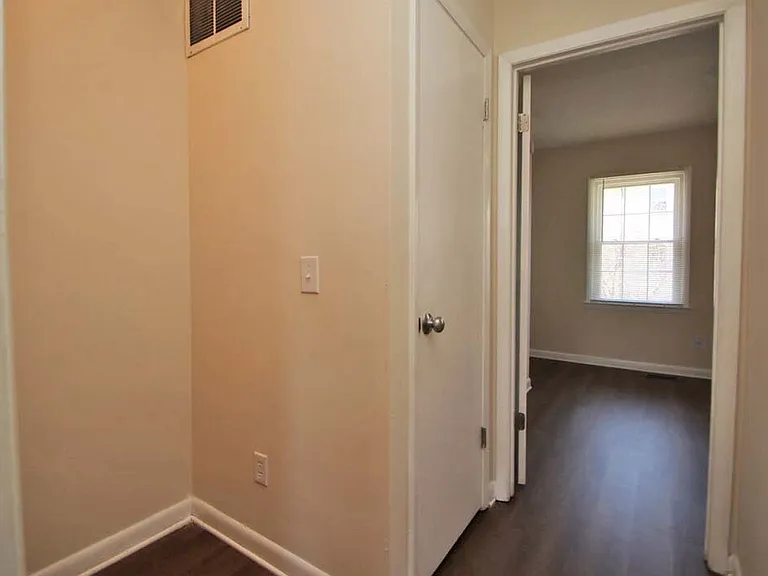 1410 Country Club Ct — Photo 14