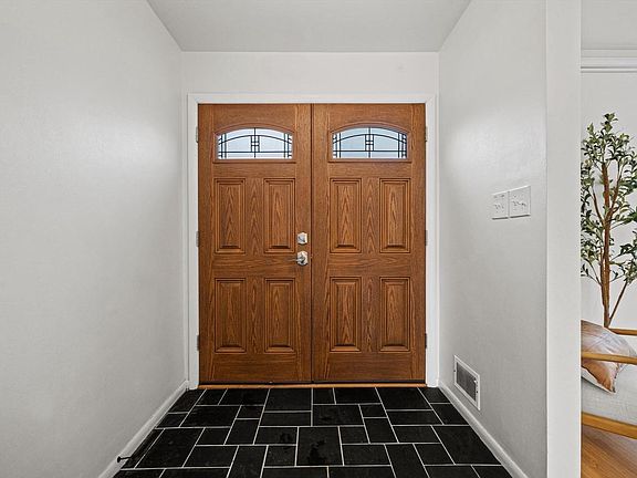 4th image of 4309 Canterbury LANE