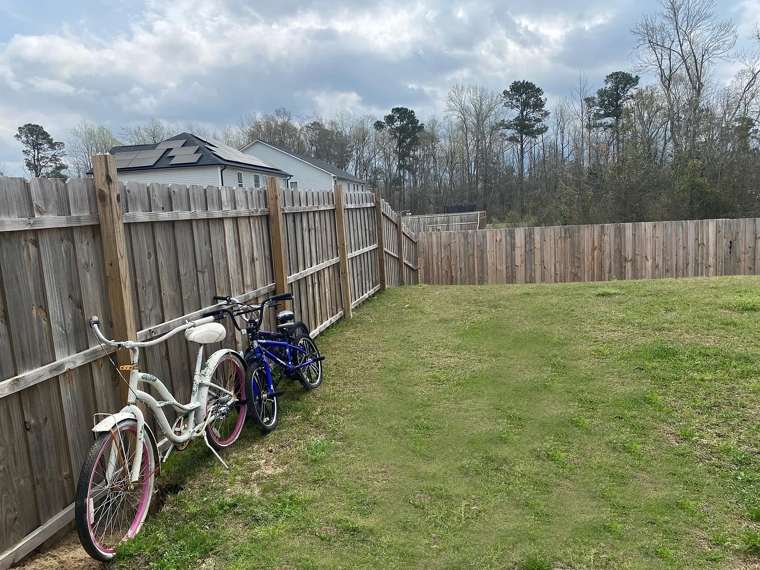 4 bed, 2.5 bath, 2200 sqft, $2,400 — Photo 4