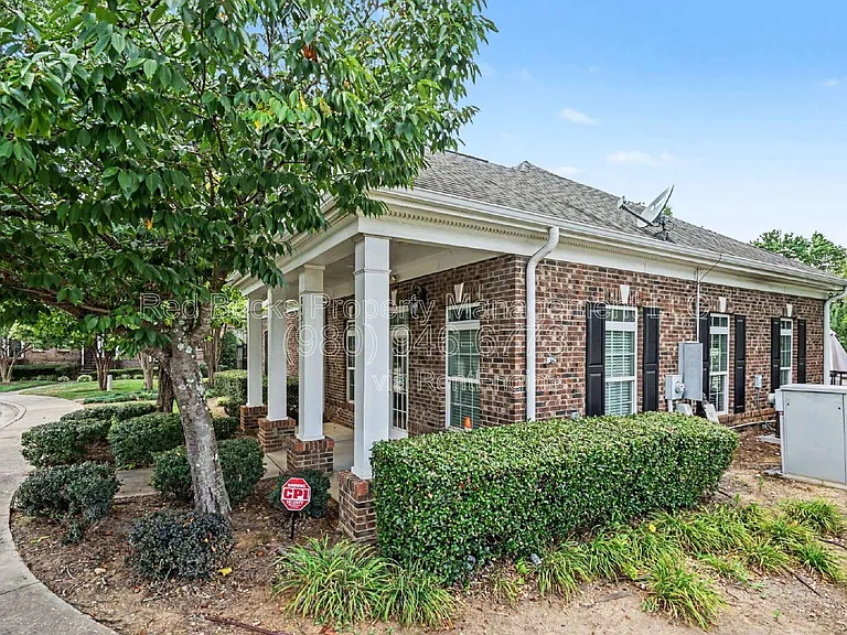 10420 Benfield Rd — Photo 31