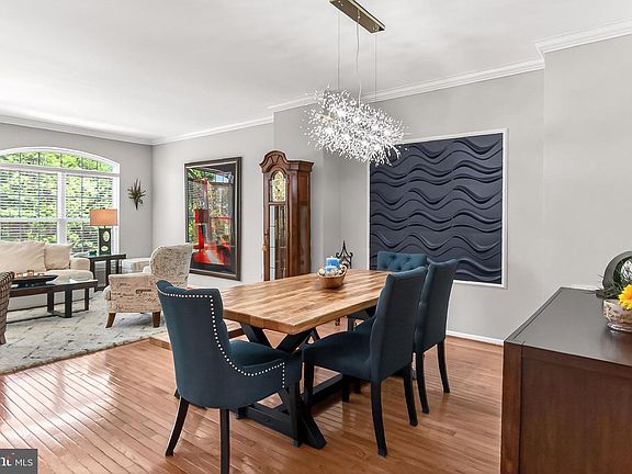 4th image of 7304 Hampton Manor Pl