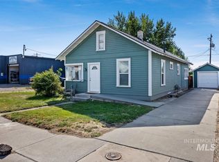23 E 2nd Ave, Glenns Ferry, ID 83623