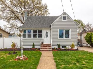 243 Old Rd, Sewaren, NJ 07077