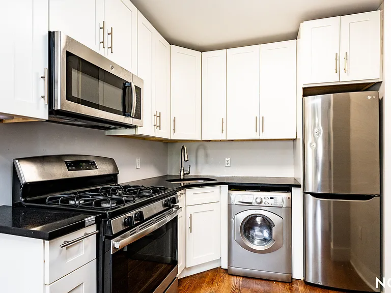 135 Decatur St #3R — Photo 4