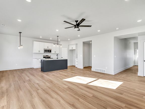 4th image of 547 N Haven Dr