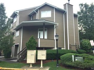 28 Village Grn, Bardonia, NY 10954