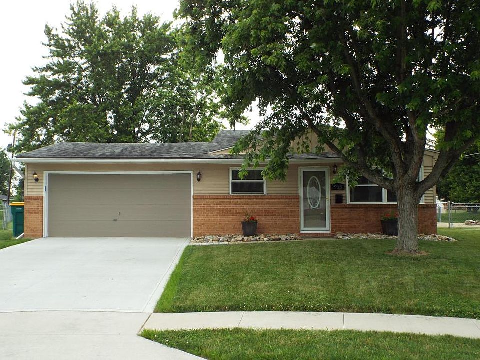 1st image of 915 Kingsdale Ct
