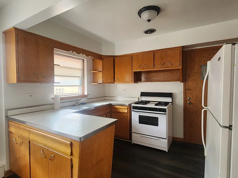 8926 N Wisner St #2 — Photo 14