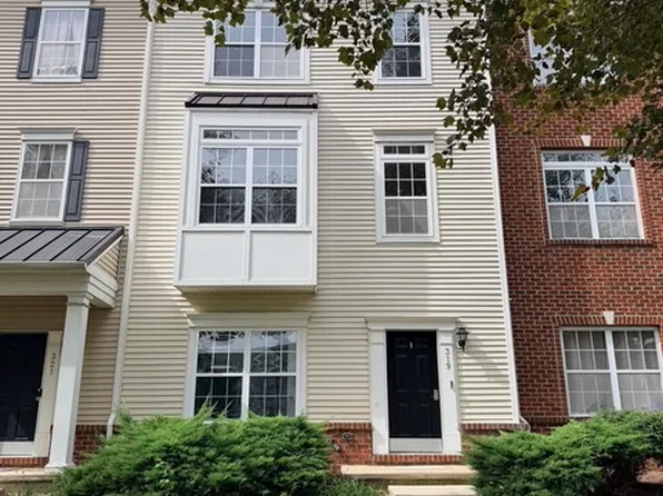 319 S Parkway Dr, Middletown, DE 19709