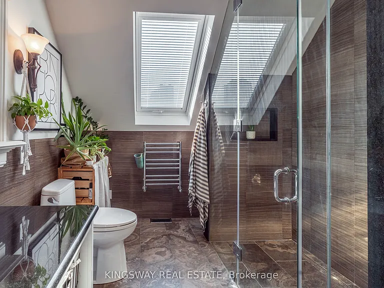 166 High Park Ave — Photo 33