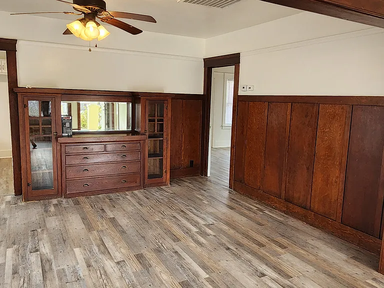 401 N Cherry St — Photo 10