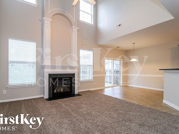 3rd image of 2592 Viola Ct