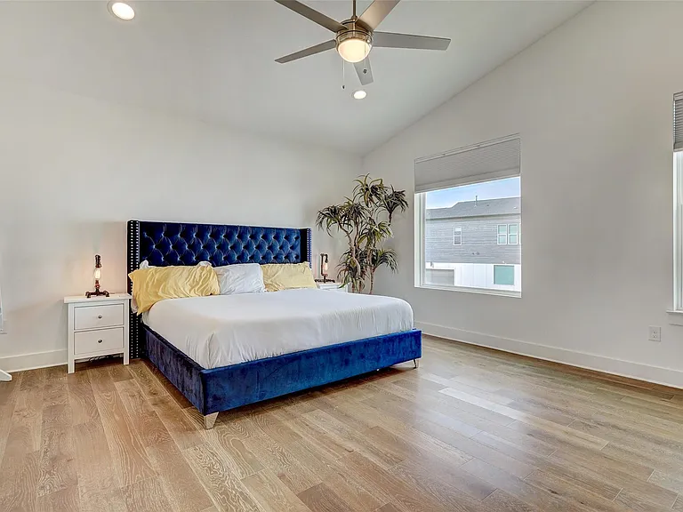 6317 Toscana Ave — Photo 14