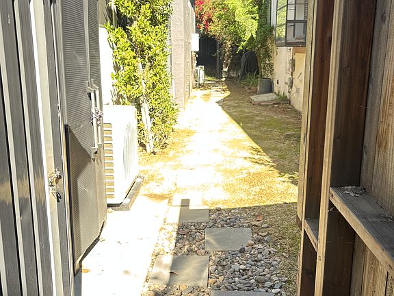 3rd image of 4218 Sawtelle Blvd #4218