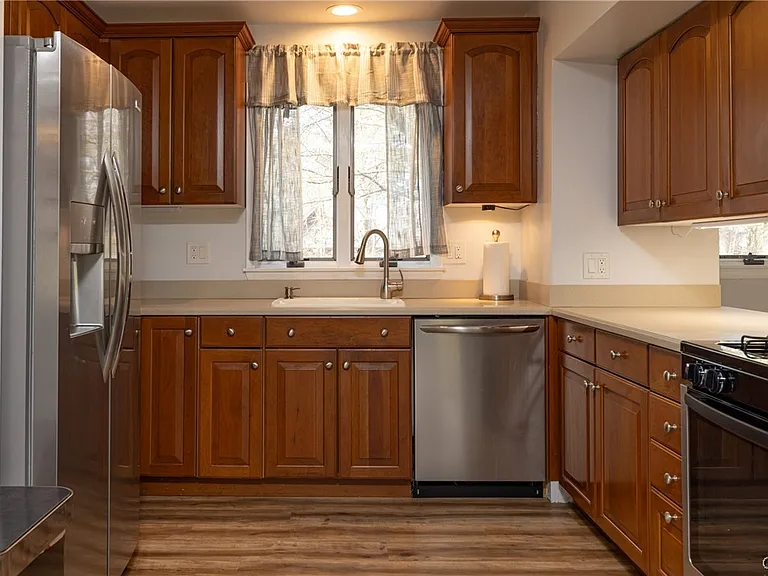 35 Lakeview Cir — Photo 8