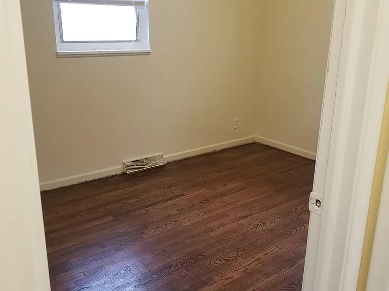 5351 Hipp St — Photo 8