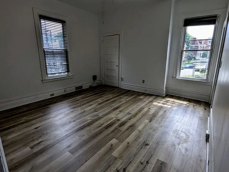 66 N Sprague Ave — Photo 5