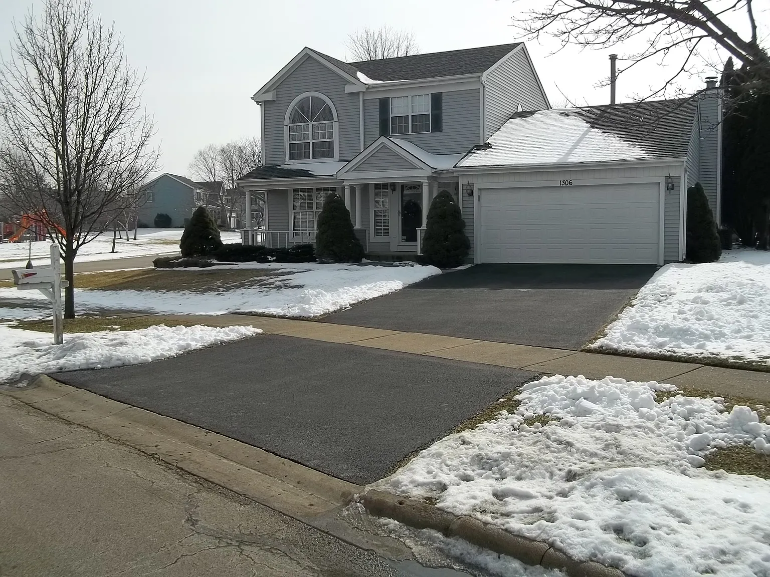 1306 Rose Ave photo 1