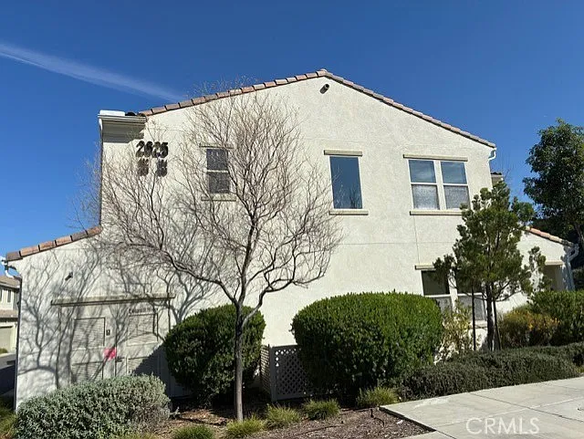 3 bed, 2.5 bath, 1350 sqft, $3,500 — Photo 3
