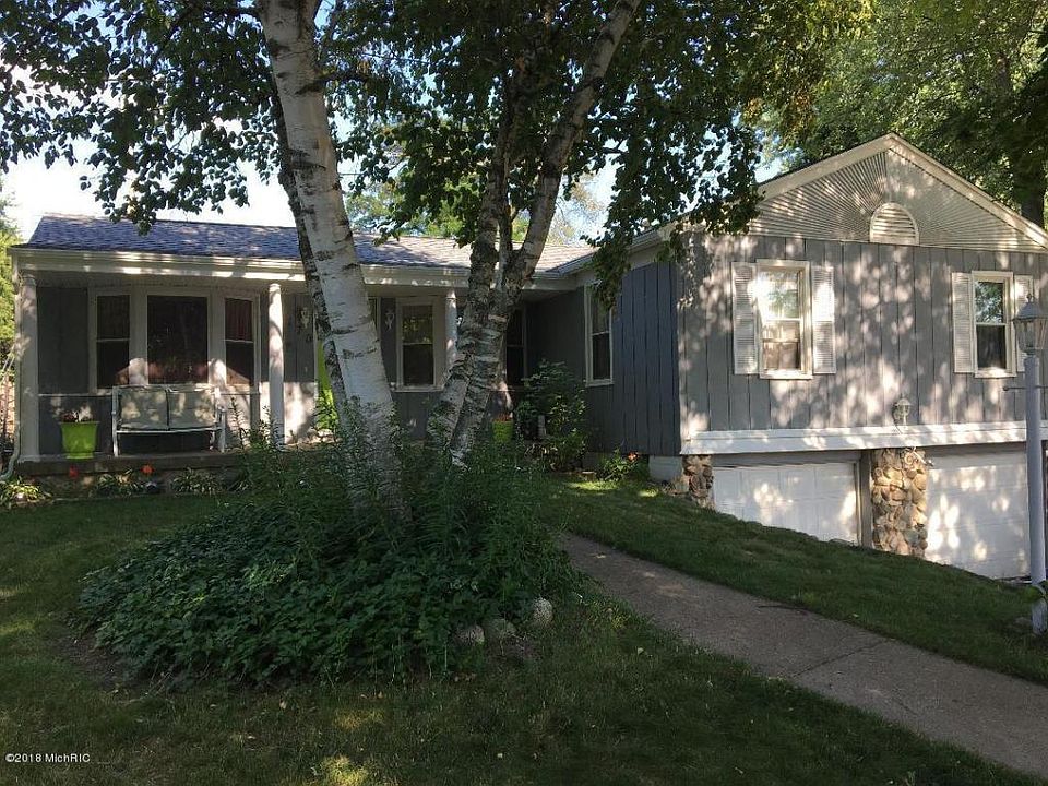 1st image of 4170 Miramar Ave NE