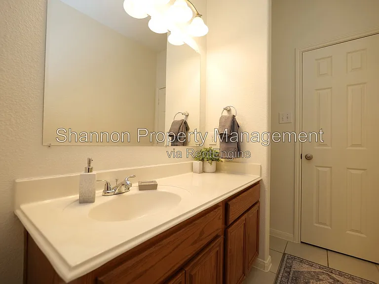1203 Lavender Shade Ct — Photo 32