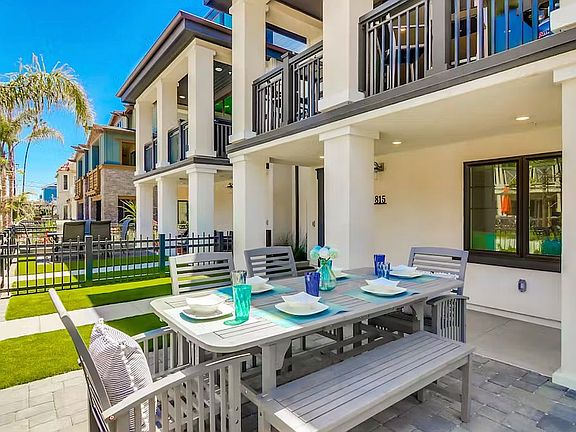 2nd image of 815 Santa Barbara Pl