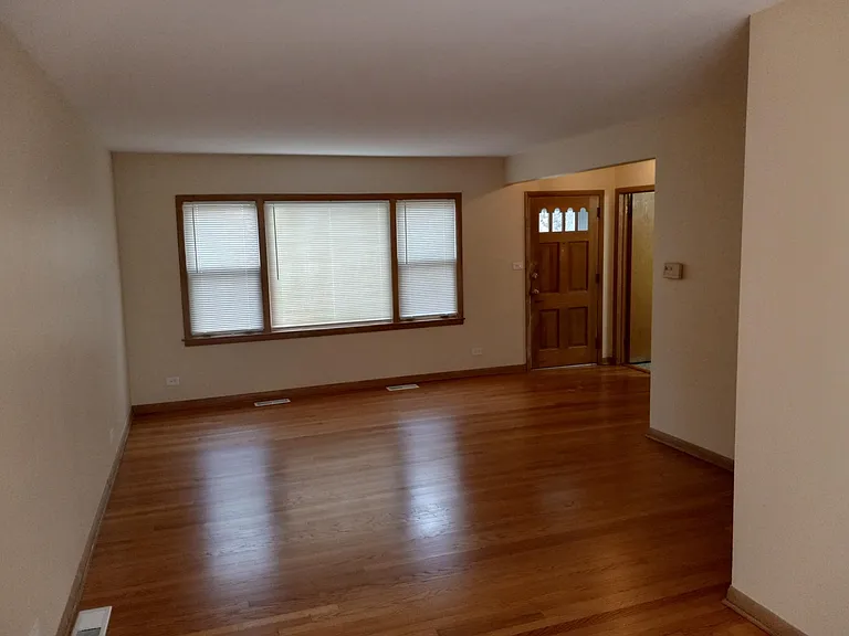 366 Park Ave. — Photo 2