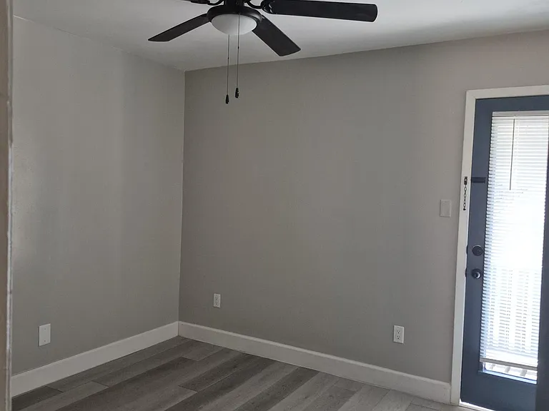 2810 S Poplar St #8 — Photo 8