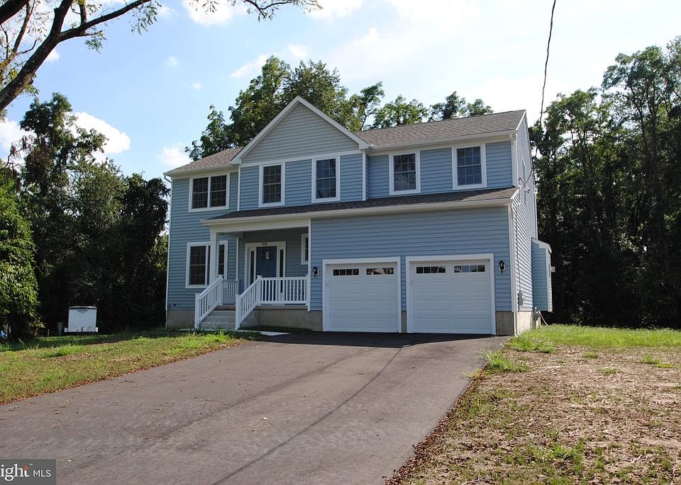 1st image of 935 Willow St